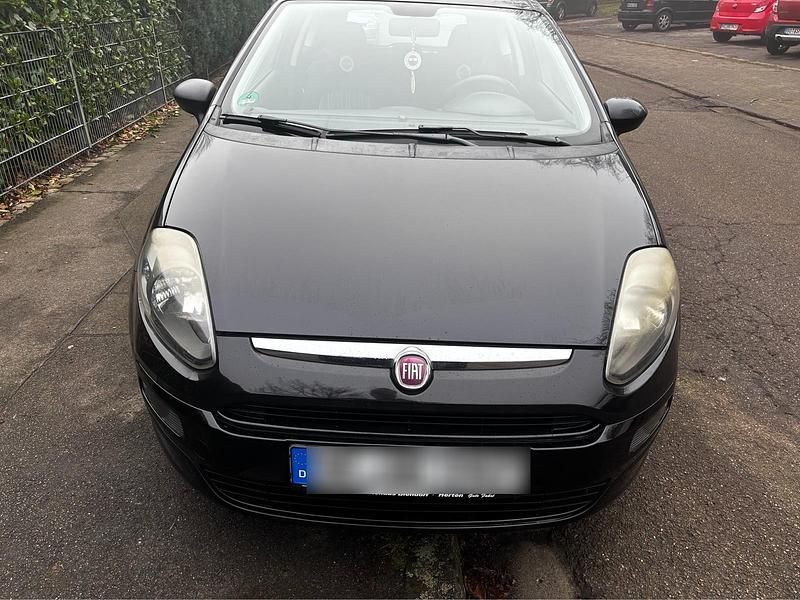 Schwarz Gebraucht 2011 Fiat Grande Punto Kleinwagen | 2.399 € (Fairer Preis) - Bild 1/4