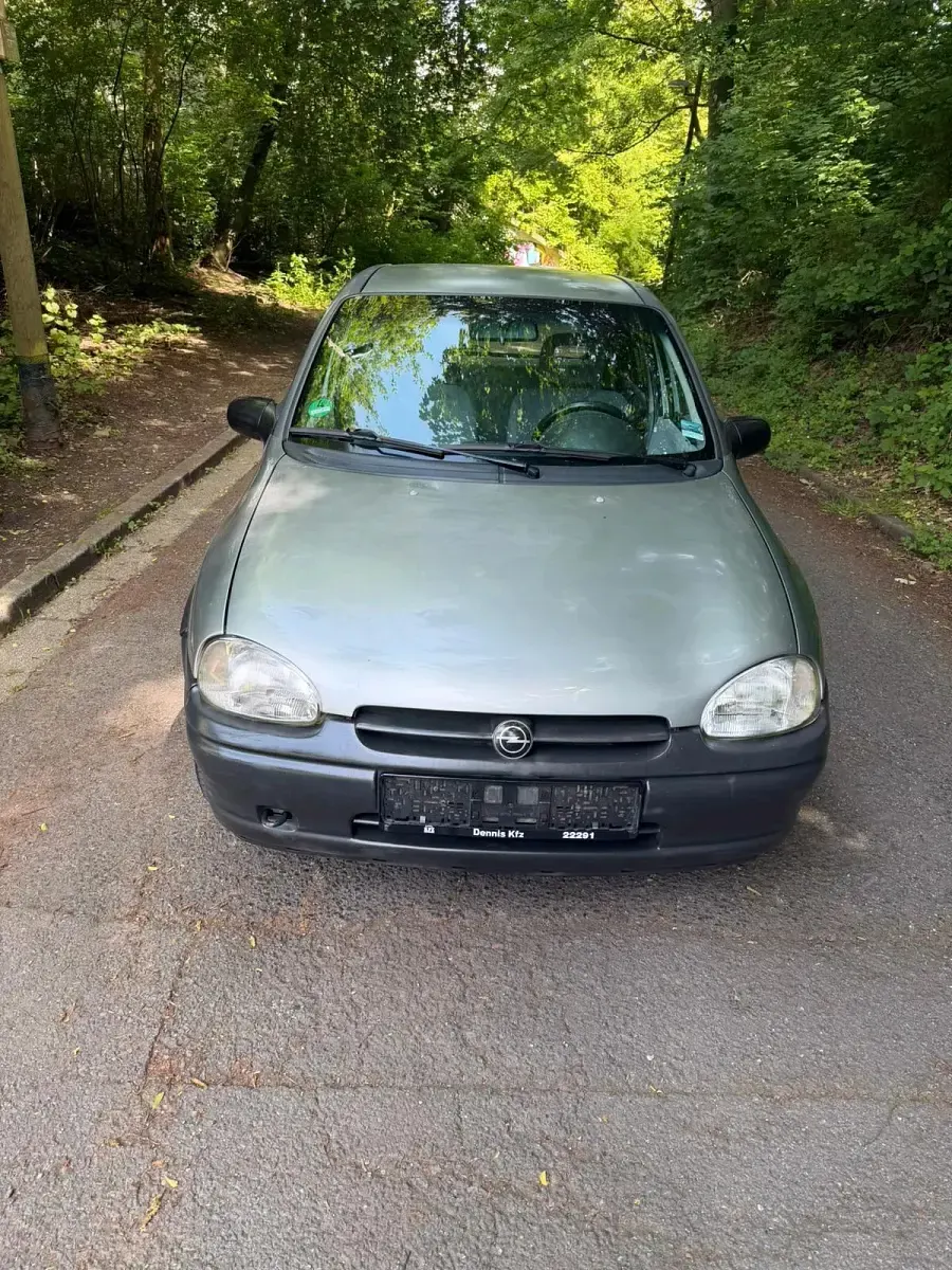 Gebraucht Opel Corsa 60 PS (44 kW) 1995 Silber Kleinwagen