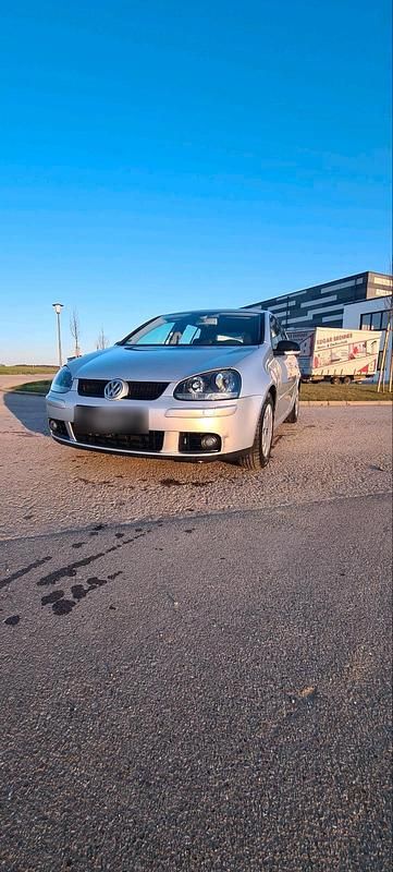 Gebraucht VW Golf V 140 PS (102 kW) 2004 Silber Kleinwagen