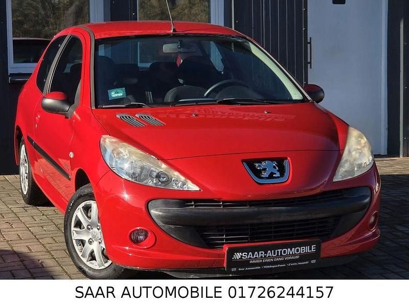 Gebraucht Peugeot 206+ Basis 60 PS (44 kW) 2012 Rot Kleinwagen