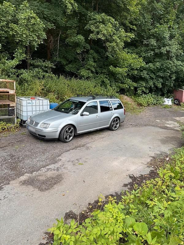 Second-hand VW Bora 131 CP (96 kW) 2003 Argintiu Break