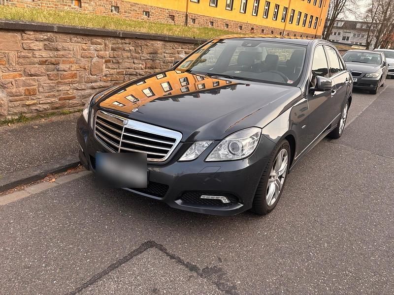 Gebraucht Mercedes E350 292 PS (214 kW) 2009 Grau Limousine