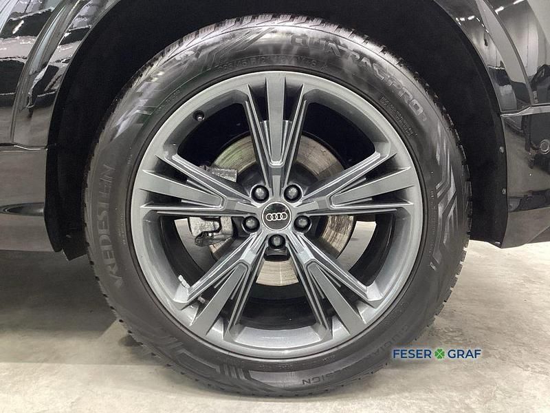 Gebraucht Audi Q8 Ambiente 286 PS (210 kW) 2025 Mythosschwarz metallic SUV