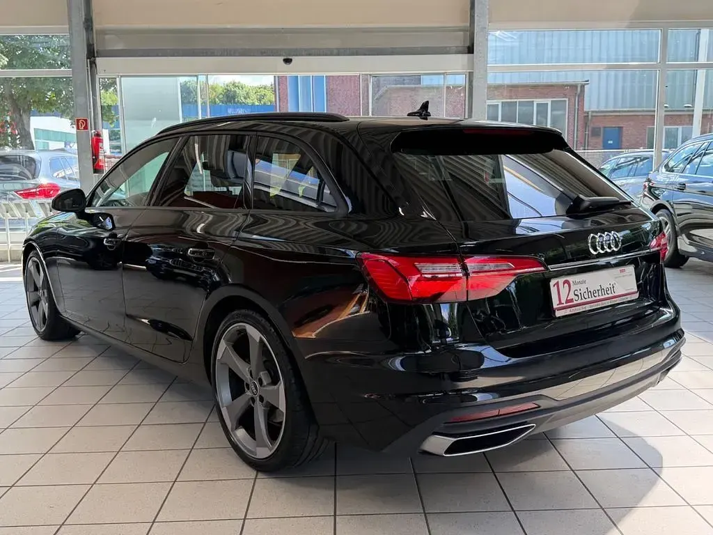 Gebraucht Audi A4 Sport 204 PS (150 kW) 2023 Schwarz Kombi