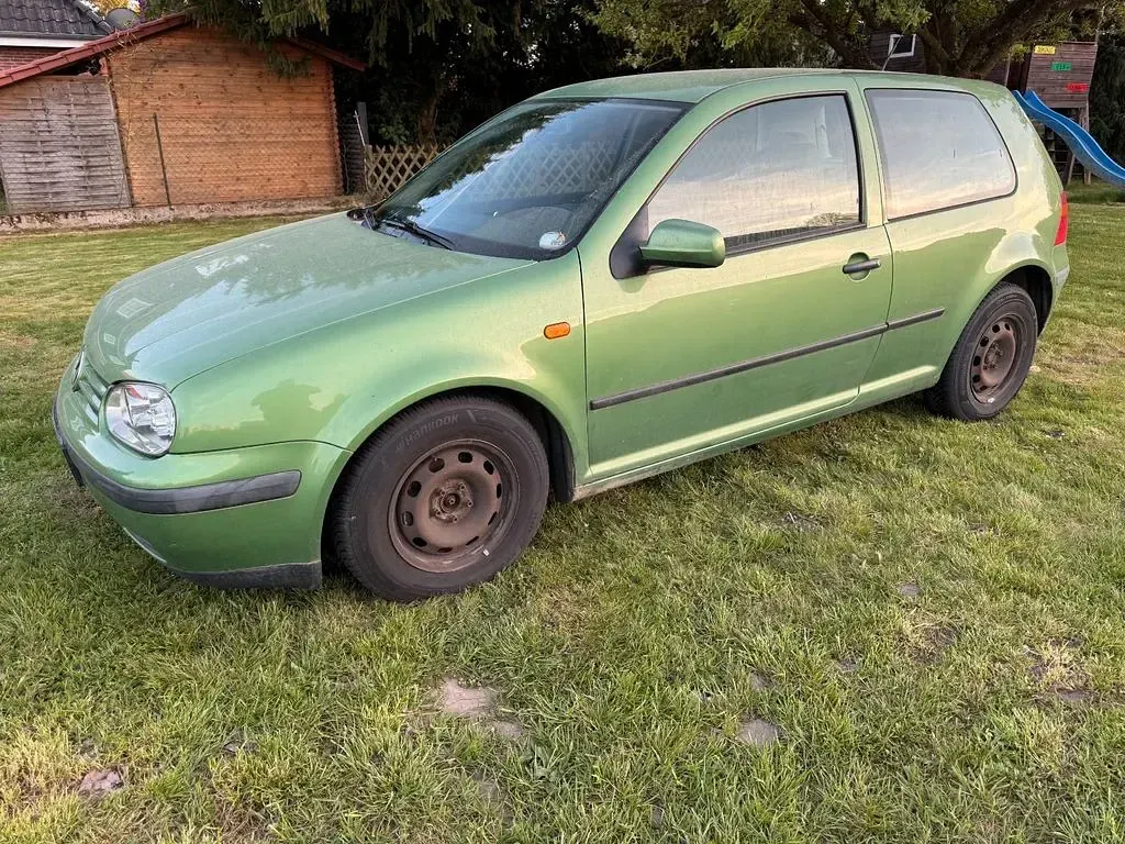 Brugt VW Golf III Basis 75 HK (55 kW) 1998 Grøn Sedan