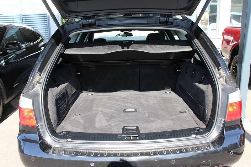 Gebraucht BMW 530 231 PS (169 kW) 2005 Schwarz Kombi