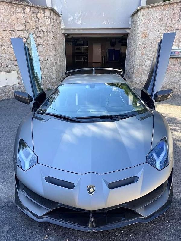 Grau Gebraucht 2019 Lamborghini Aventador Coupé | 539.000 € - Bild 1/4