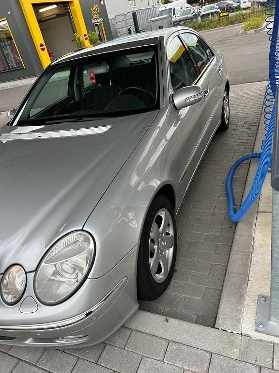 Gebraucht Mercedes E240 Elegance 177 PS (130 kW) 2005 Silber Limousine