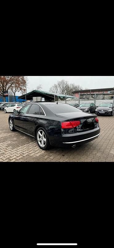 Second-hand Audi A8 Comfort 252 CP (185 kW) 2012 Negru Berlinǎ