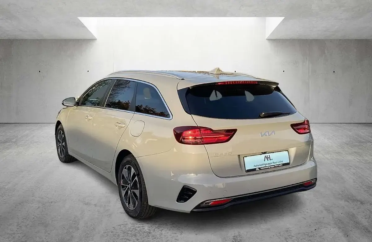 Nowe Kia Ceed 101 KM (74 kW) 2025 Szary Hatchback