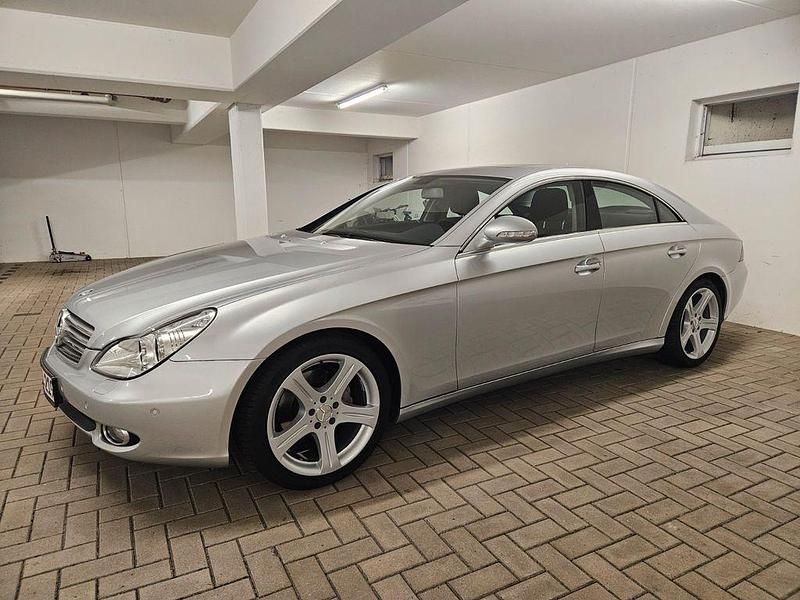 Gebraucht Mercedes CLS320 224 PS (164 kW) 2007 Silber Limousine