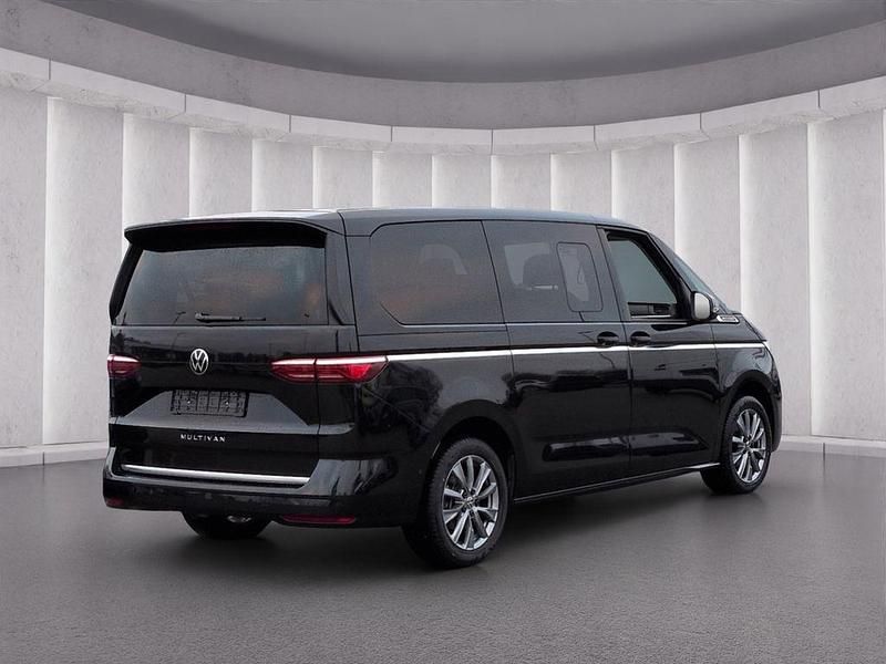 Gebraucht VW Multivan Style 150 PS (110 kW) 2025 Schwarz Van