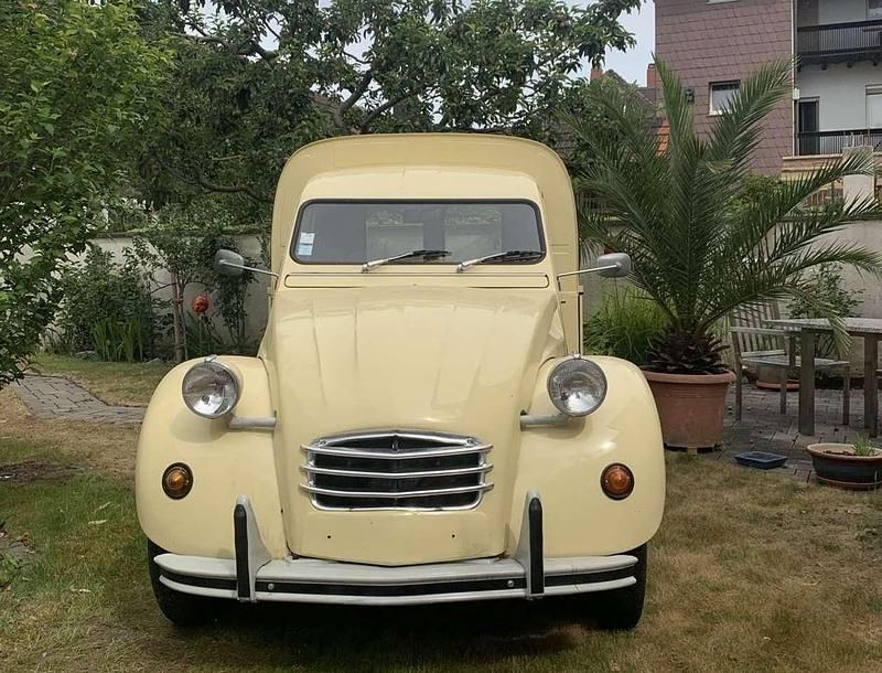Beige Gebraucht 1976 Citroën 2CV Limousine | 21.500 € - Bild 1/4