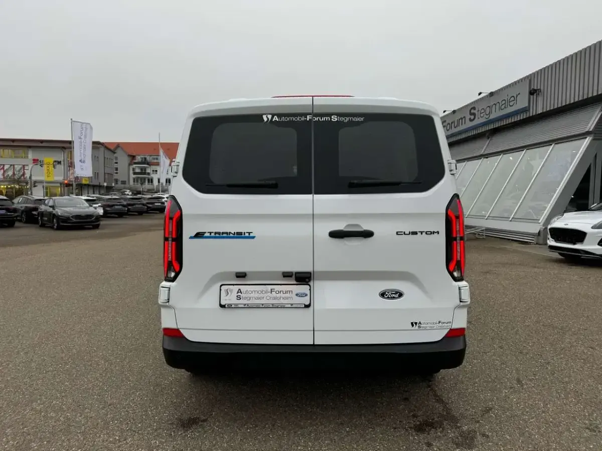 Usata Ford Transit 160 kW (218 CV) 2025 Bianco Berlina