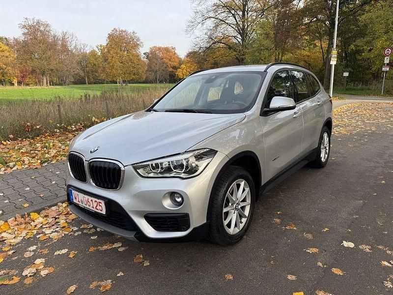 Silber Gebraucht 2017 BMW X1 SUV | 15.900 € (Superpreis) - Bild 1/4