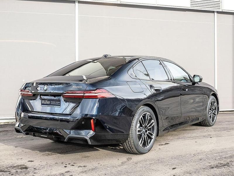 Neu BMW 520 Performance 208 PS (152 kW) 2026 M carbonschwarz metallic Limousine