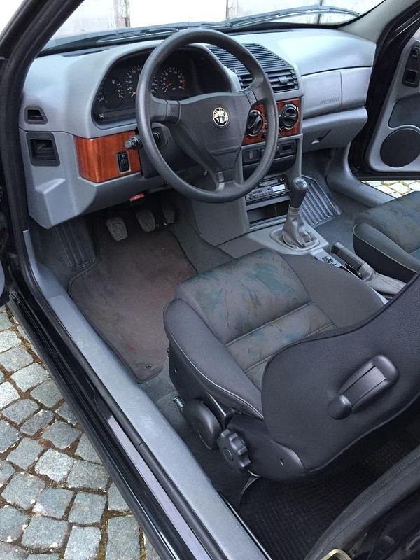 Occasion Alfa Romeo 145 103 ch (75 kW) 1996 Noir Citadine