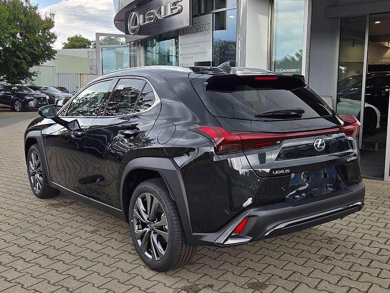 Neu Lexus UX 300h Sport Design Packet 199 PS (146 kW) 2025 Graphitschwarz metallic SUV