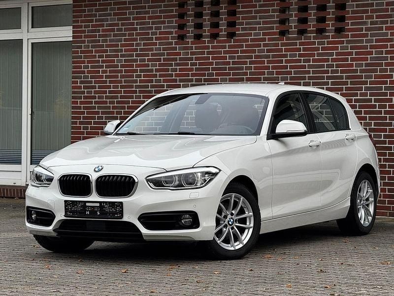 Alpinweiss iii Gebraucht 2017 BMW 120 Sport Line Kleinwagen | 16.900 € (Guter Preis) - Bild 1/4