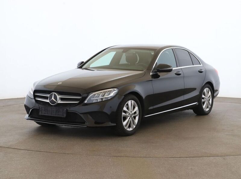 (obsidianschwarz metallic) Gebraucht 2021 Mercedes C220 Avantgarde Limousine | 29.999 € (Guter Preis) - Bild 1/4