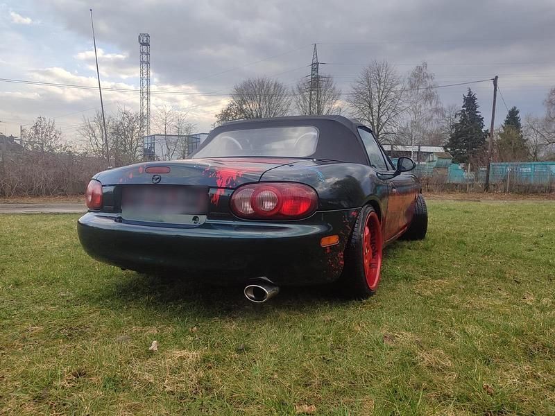Second-hand Mazda MX5 110 CP (80 kW) 2002 Verde Cabrio