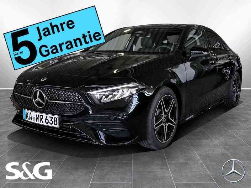 Metalliclack kosmosschwarz Gebraucht 2025 Mercedes A200 AMG Limousine | 40.599 € - Bild 1/4