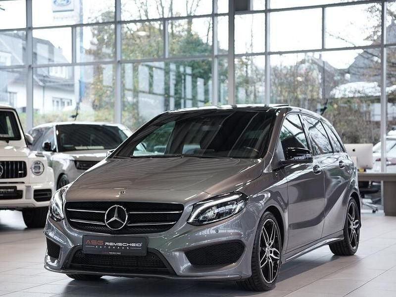 Gebraucht Mercedes B220 AMG line 184 PS (135 kW) 2018 Grau Van / Kleinbus