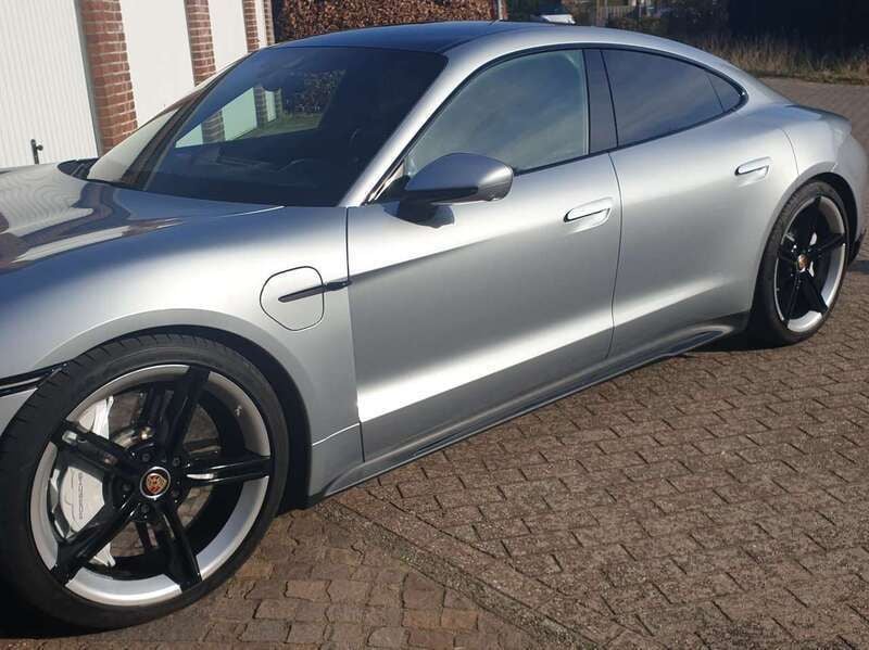 Silber Gebraucht 2020 Porsche Taycan Turbo Limousine | 69.000 € (Teuer) - Bild 1/4