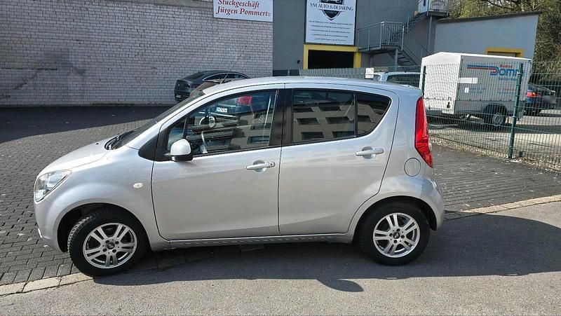 Gebraucht Opel Agila 86 PS (63 kW) 2010 Silber Kleinwagen