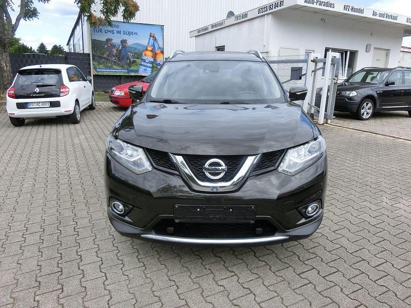 Grün Gebraucht 2016 Nissan X-Trail Tekna SUV | 13.499 € (Fairer Preis) - Bild 1/4