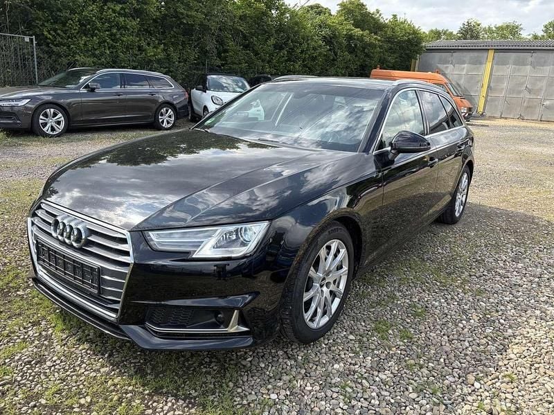 Brillantschwarz Gebraucht 2019 Audi A4 Sport Kombi | 20.300 € (Fairer Preis) - Bild 1/4