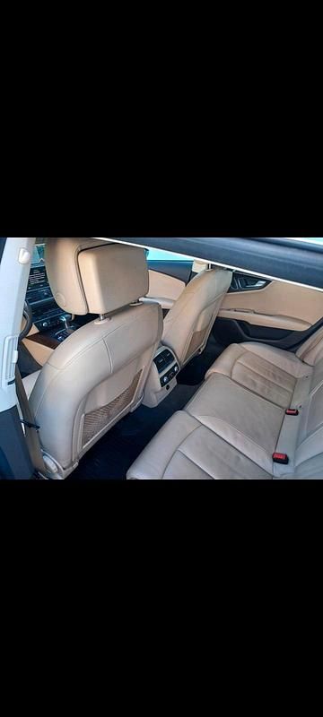 Second-hand Audi A7 2011 Bej Hatchback