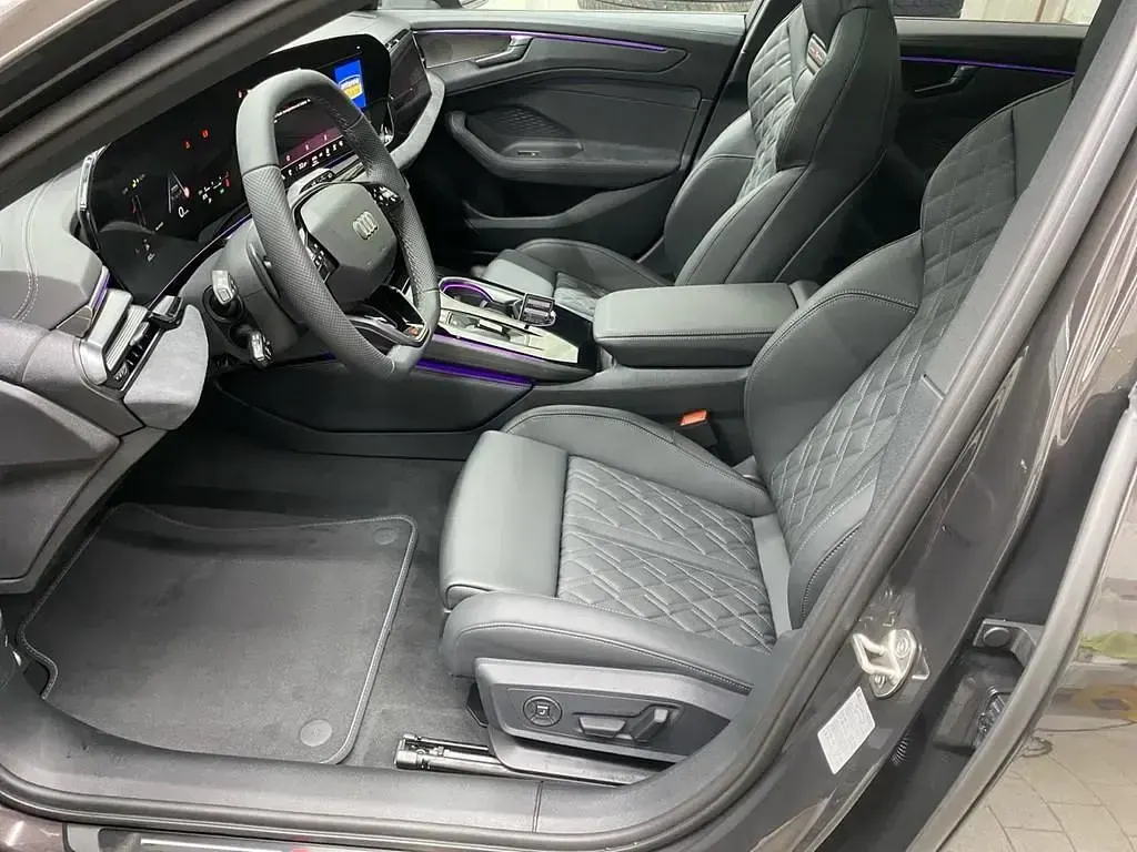 Gebraucht Audi A6 Edition .1 204 PS (150 kW) 2026 Madeirabraun metallic Kombi