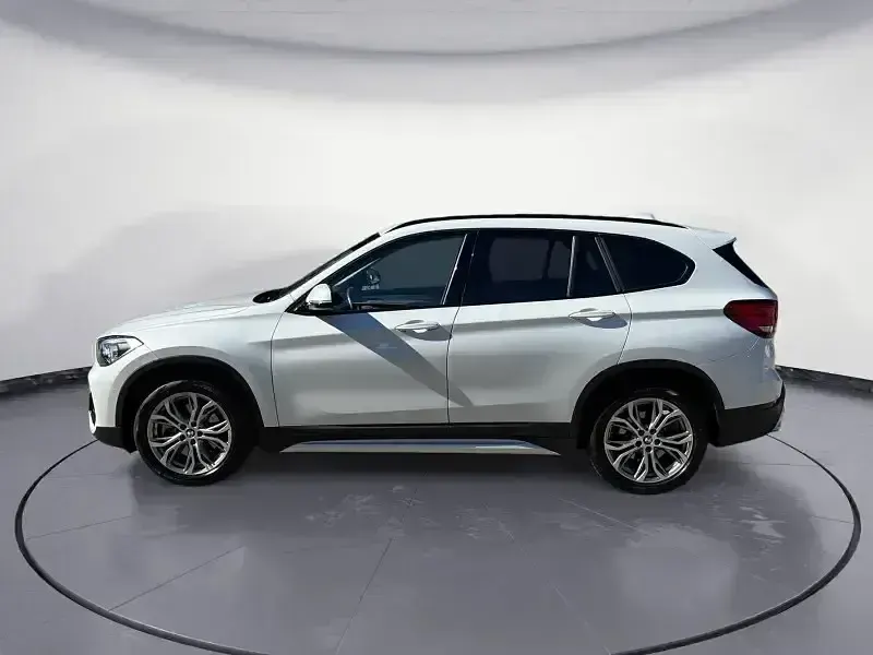 Gebraucht BMW X1 Sport Line 192 PS (141 kW) 2022 Weiß SUV