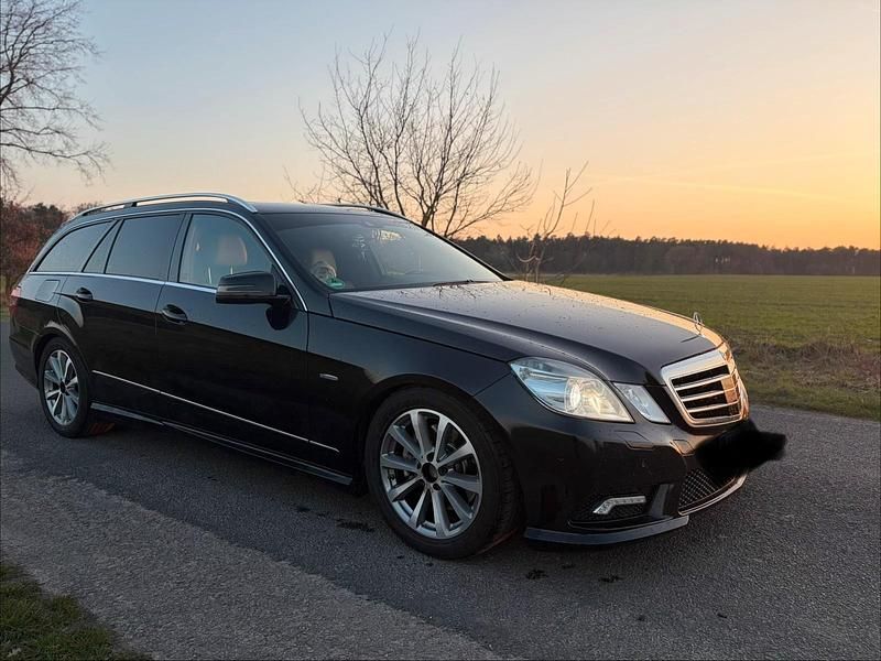 Gebraucht Mercedes E350 231 PS (169 kW) 2010 Schwarz Kombi