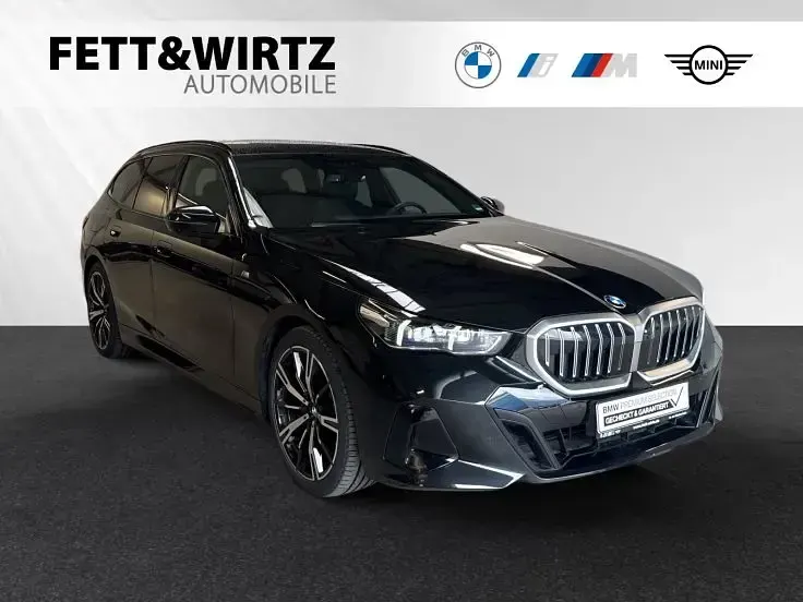 Gebraucht BMW 520 Comfort Edition 197 PS (144 kW) 2025 Kombi
