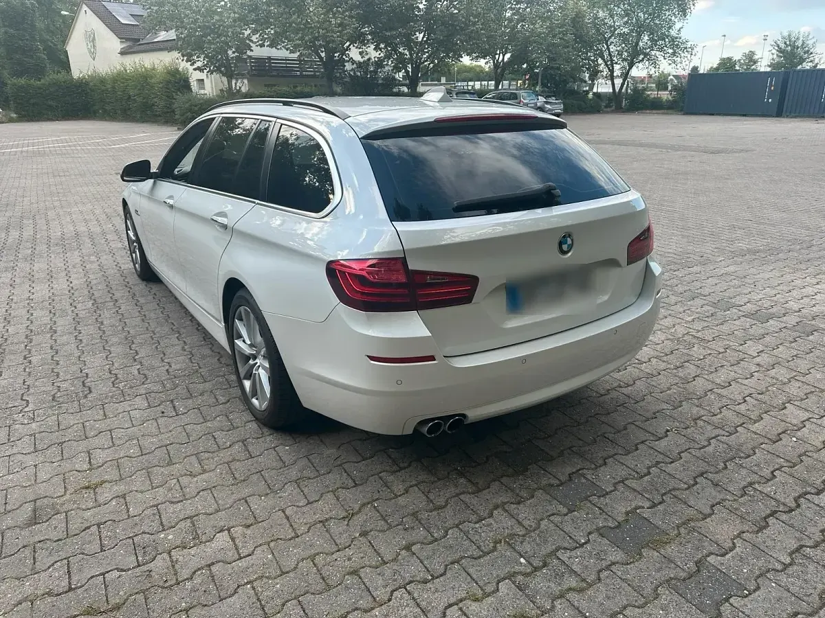 Gebraucht BMW 530 258 PS (189 kW) 2017 Weiß Kombi