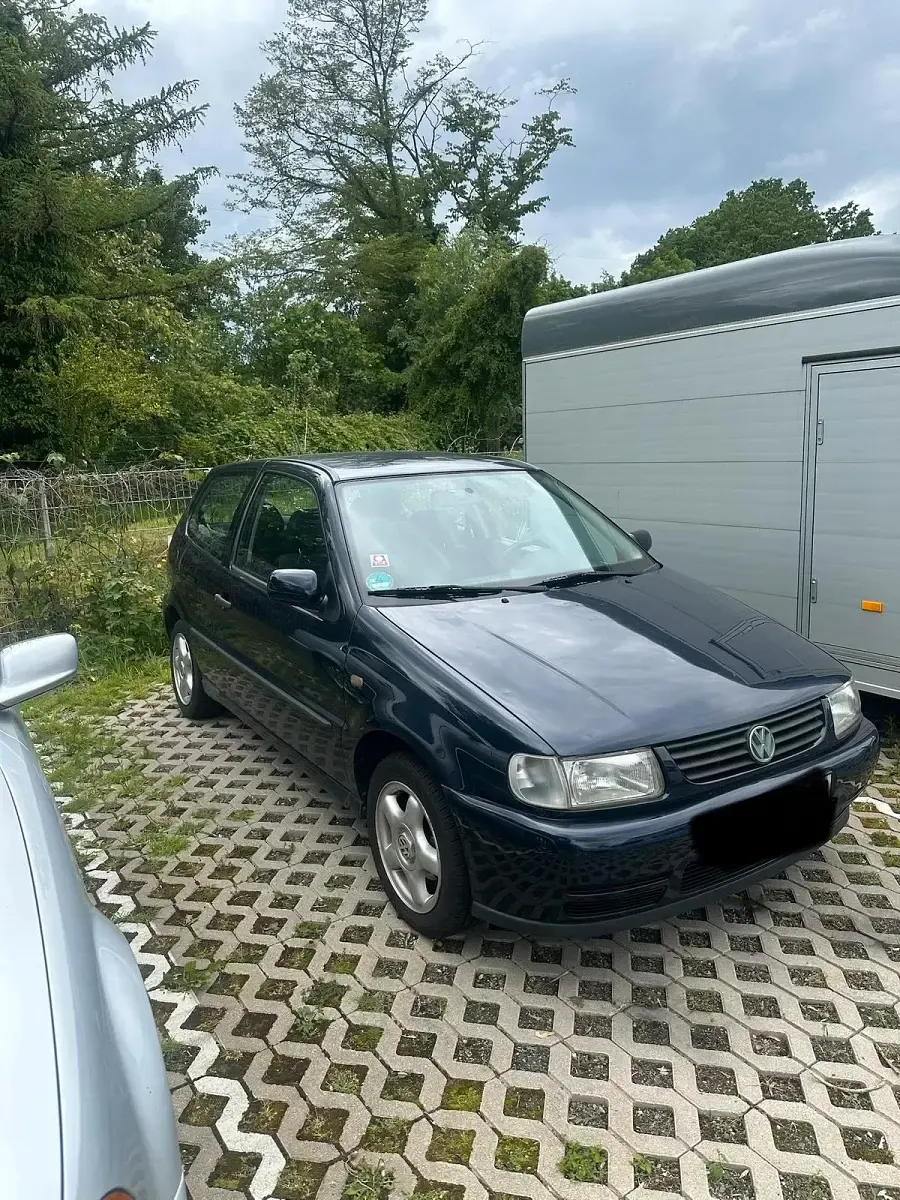 Gebraucht VW Polo 60 PS (44 kW) 1997 Blau Kleinwagen