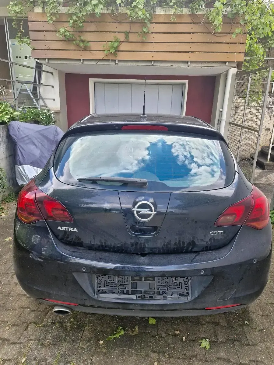 Gebraucht Opel Astra 160 PS (117 kW) 2010 Schwarz Kleinwagen