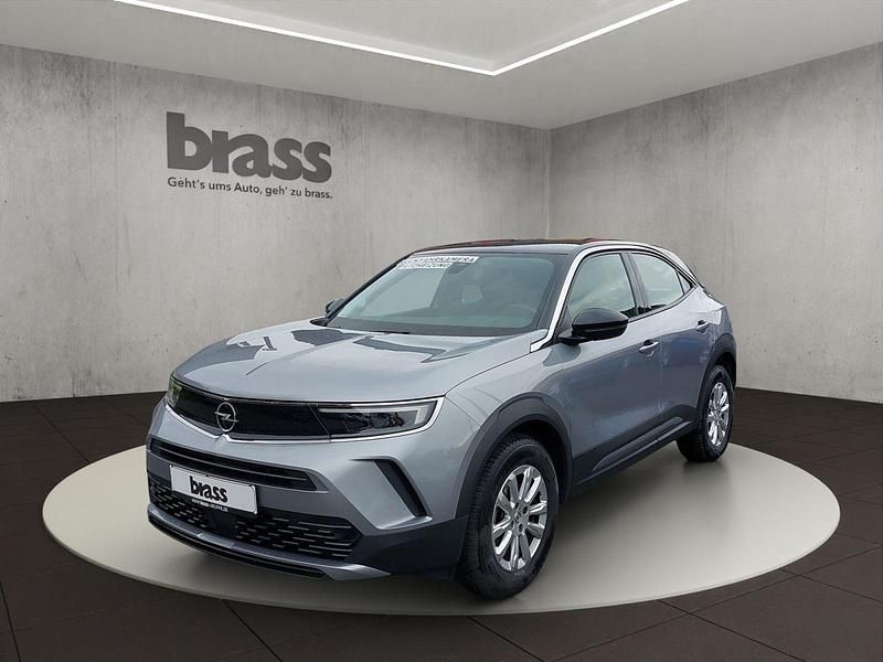 Quarz silber (metallic) Gebraucht 2021 Opel Mokka Edition SUV | 15.950 € (Fairer Preis) - Bild 1/4