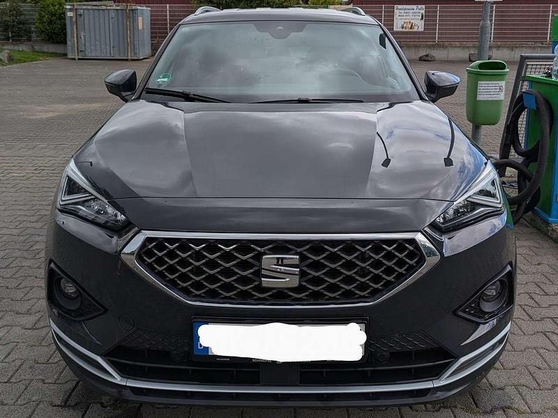 Grau Gebraucht 2020 Seat Tarraco 4Drive SUV | 28.500 € (Guter Preis) - Bild 1/4