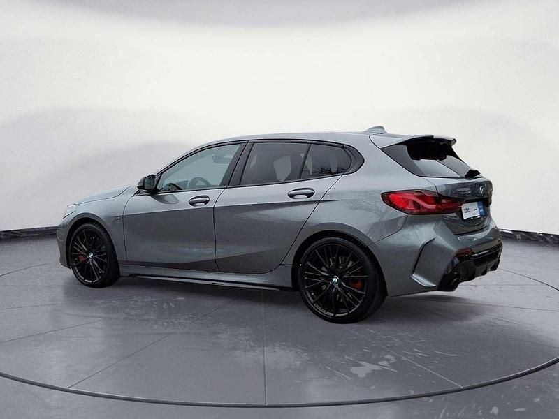 Gebraucht BMW 135 Sport Line 306 PS (225 kW) 2023 Skyscrapergrau metallic Kleinwagen