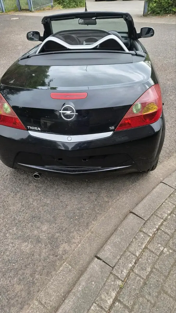 Gebraucht Opel Tigra 125 PS (91 kW) 2005 Schwarz Cabrio