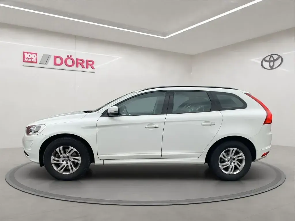 Gebraucht Volvo XC60 Kinetic 245 PS (180 kW) 2015 White solid ice white SUV