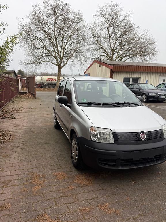 Silber Gebraucht 2010 Fiat Panda Limousine | 2.850 € (Fairer Preis) - Bild 1/4