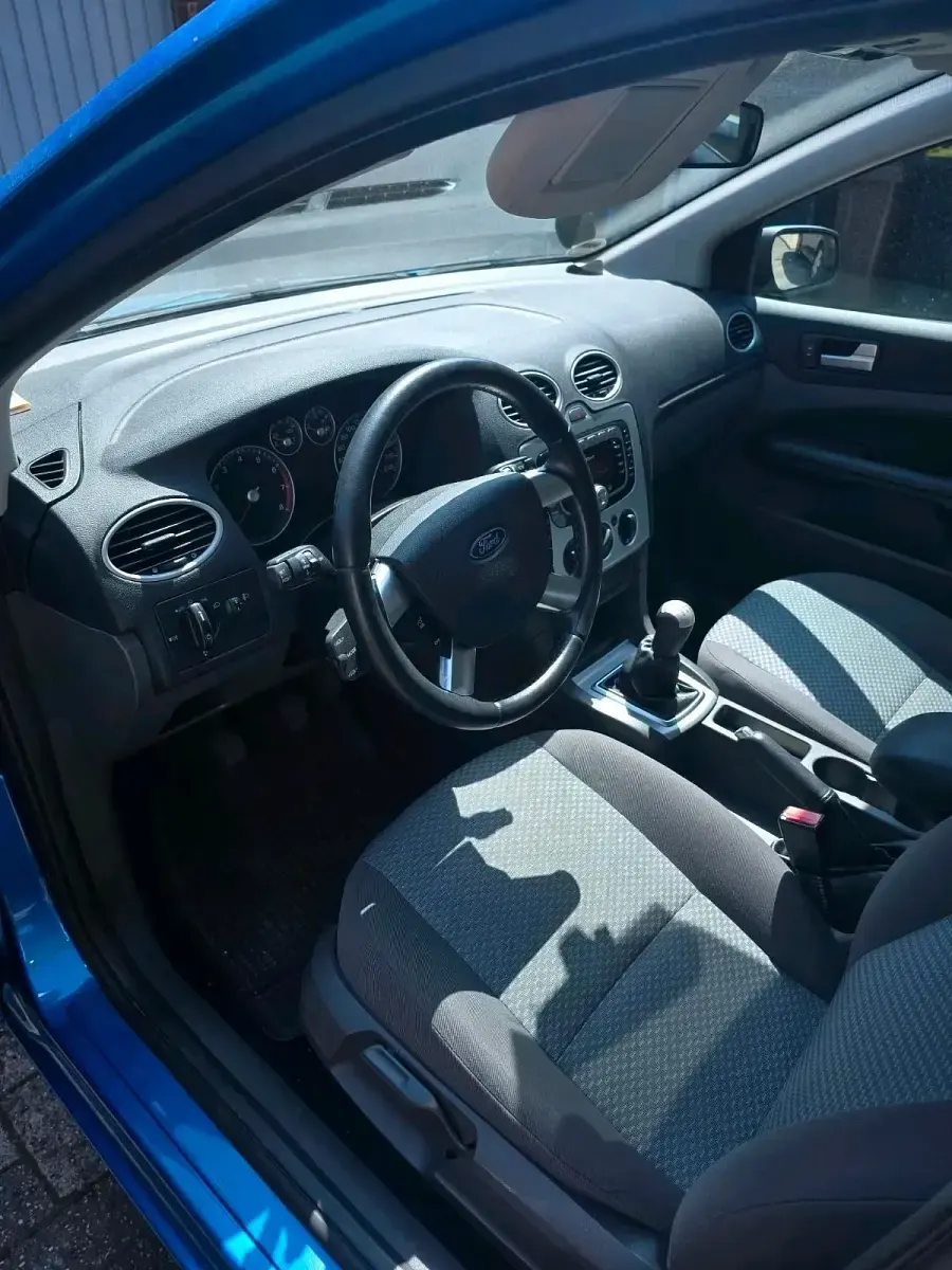 Gebraucht Ford Focus 125 PS (91 kW) 2007 Blau Kleinwagen
