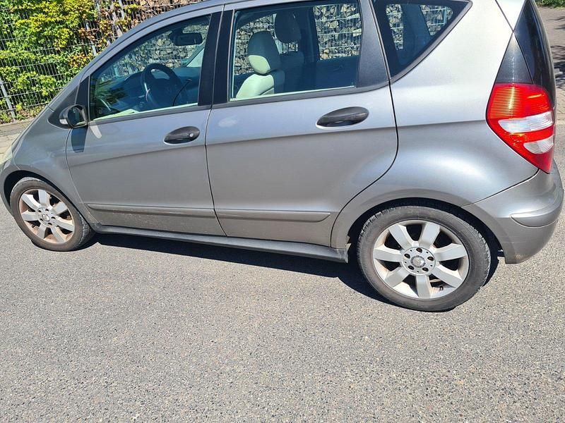 Silber Gebraucht 2007 Mercedes A160 Kleinwagen | 1.650 € (Teuer) - Bild 1/4