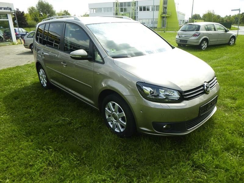 Beige Gebraucht 2015 VW Touran Cup Van / Kleinbus | 14.890 € (Superpreis) - Bild 1/4
