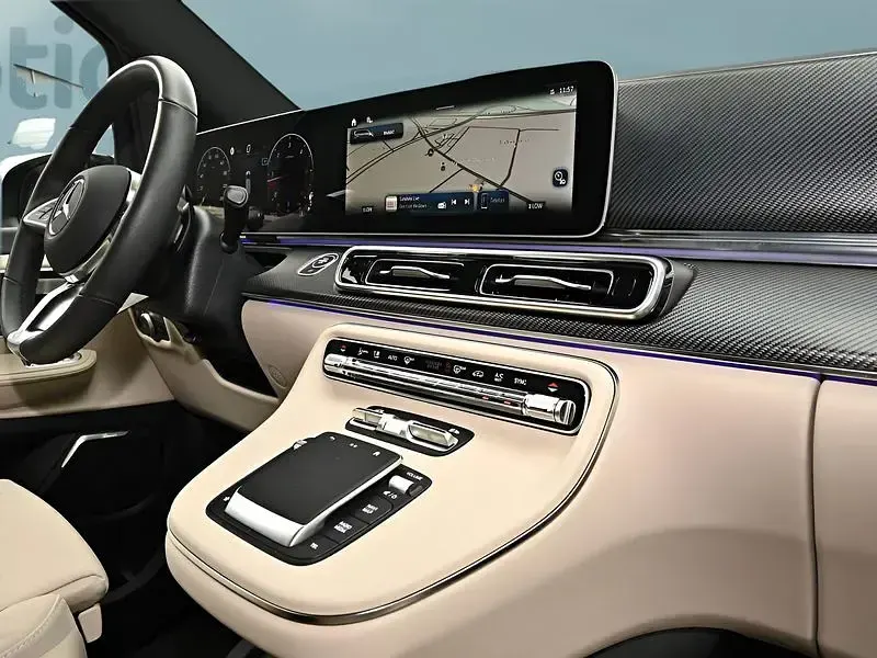 Gebraucht Mercedes V300 237 PS (174 kW) 2025 Schwarz Van / Kleinbus