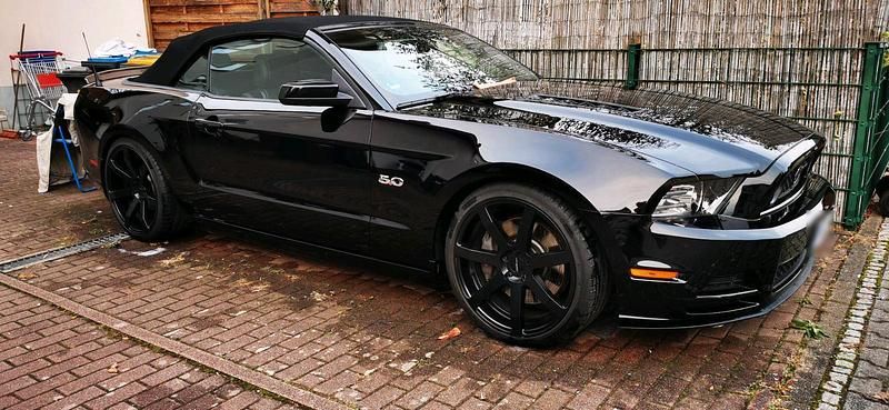 Gebraucht Ford Mustang GT 421 PS (309 kW) 2013 Schwarz Cabrio